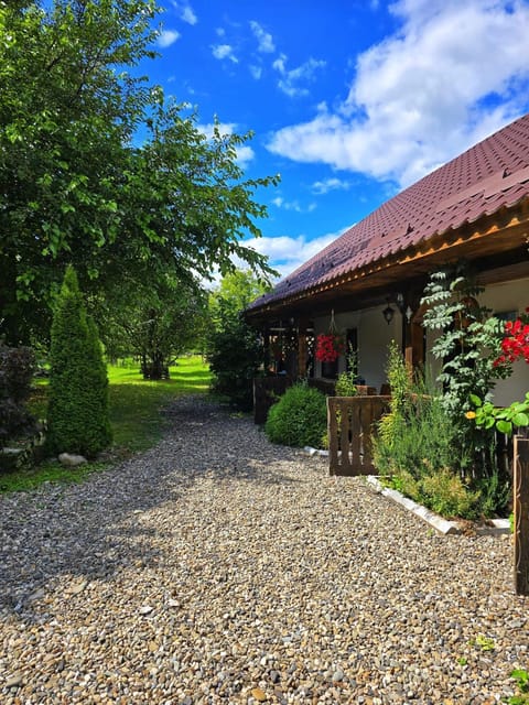 Property building, Day, Garden, Garden view