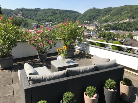 Nearby landmark, Balcony/Terrace, City view, Landmark view, River view