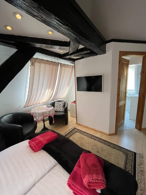 TV and multimedia, Photo of the whole room, Seating area