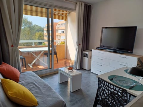 TV and multimedia, Dining area