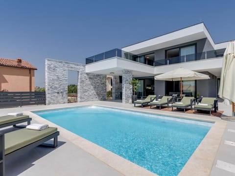 Property building, Swimming pool, Swimming pool