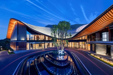Property building, Night, Time of day