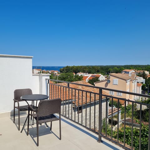 Day, View (from property/room), Balcony/Terrace, City view