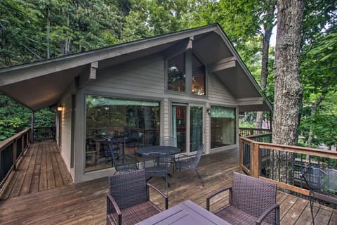 Cozy Hillside Hideaway in Wintergreen Resort! House in Massies Mill