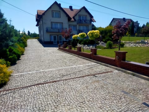 Property building, Spring, Day, Garden, Garden view