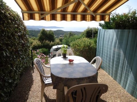 View (from property/room), Balcony/Terrace, Dining area