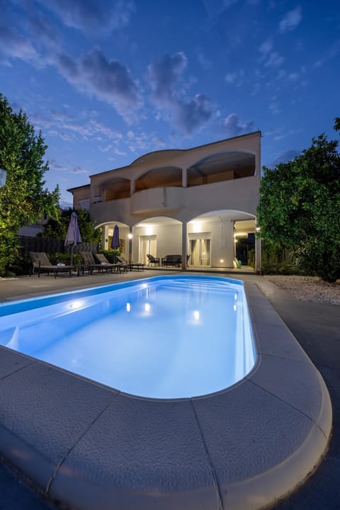 Balcony/Terrace, Swimming pool