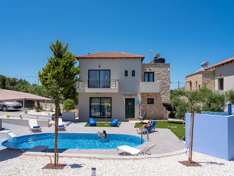 Property building, Pool view, Swimming pool