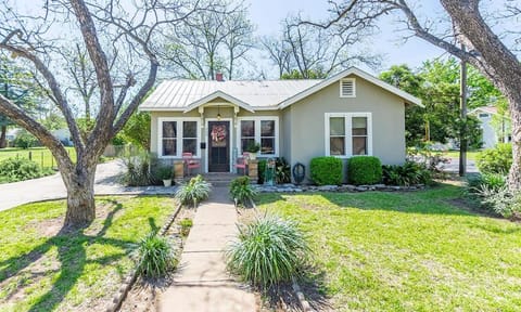 Beverly Haus House in Fredericksburg