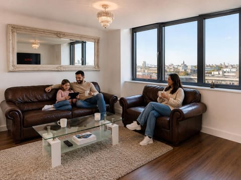 People, TV and multimedia, Living room, Seating area, group of guests, Family