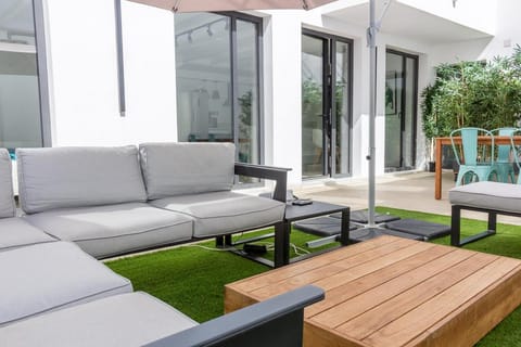 Off site, Balcony/Terrace, Balcony/Terrace