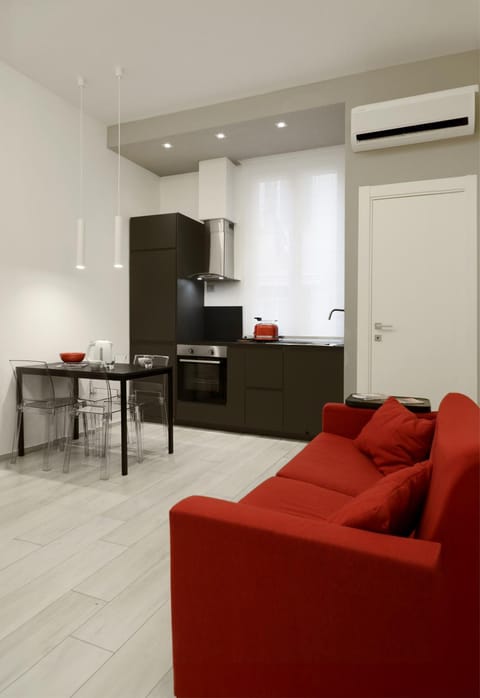 Kitchen or kitchenette, Seating area