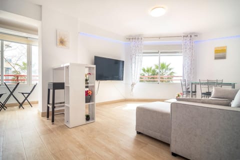 Communal lounge/ TV room, TV and multimedia, Seating area