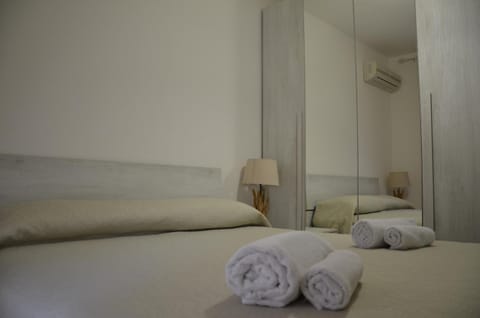 FANTASTIC SARDINIA VILLETTE CON GIARDINO Fronte Mare Fertilia FAHO-GAV01-GAV02 Villa in Fertilia