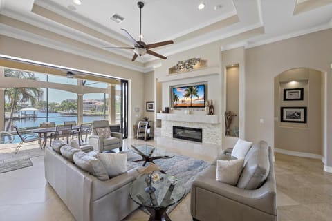 Opulent waterfront home with pool, spa, dock and deck House in Marco Island