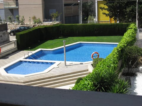 Swimming pool, Swimming pool
