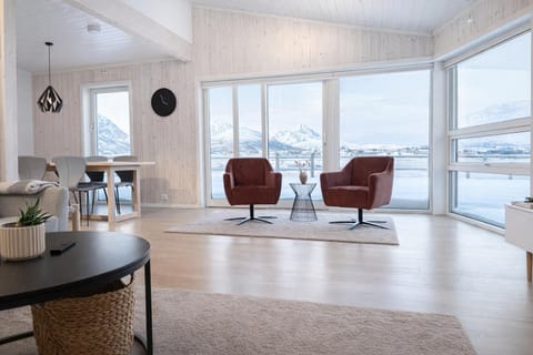 Day, Winter, View (from property/room), Living room, Dining area, Mountain view, Sea view