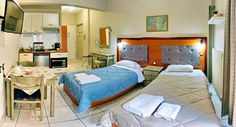 Kitchen or kitchenette, Bedroom