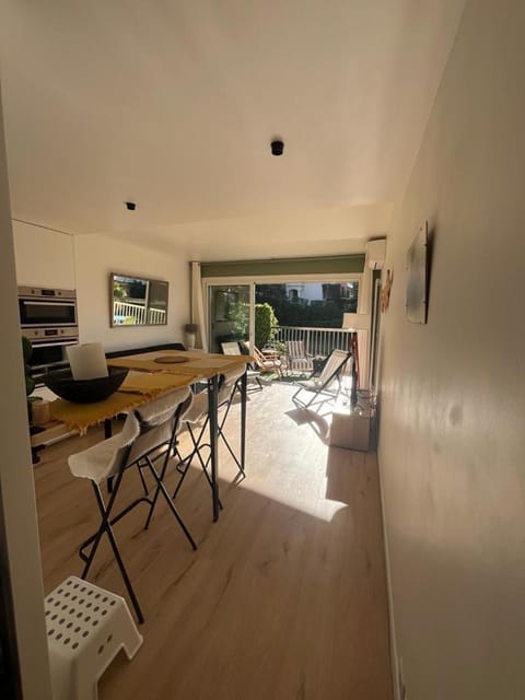 View (from property/room), Living room, Dining area