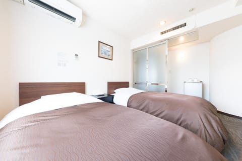 Bed, Photo of the whole room, Bedroom, air conditioner
