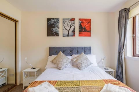 2 Bed Flat - Sleeps 4 - Parking - Wifi Apartment in Aberdeen