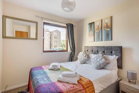 2 Bed Flat - Sleeps 4 - Parking - Wifi Apartment in Aberdeen