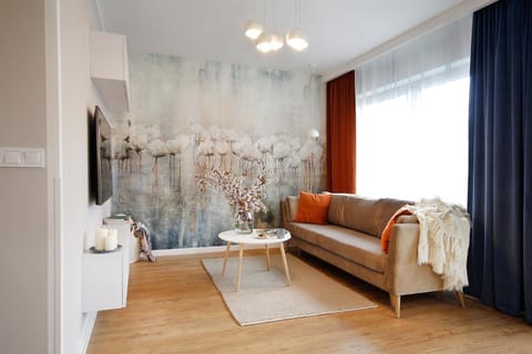 Bed, TV and multimedia, Living room, Photo of the whole room, Seating area, Bedroom