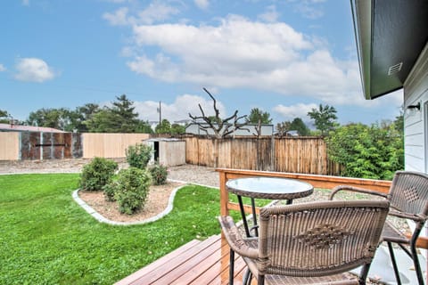 1 Mi to Winery Clifton Escape with Grill and Yard! House in Colorado