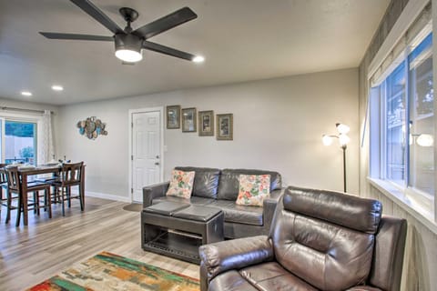 1 Mi to Winery Clifton Escape with Grill and Yard! House in Colorado