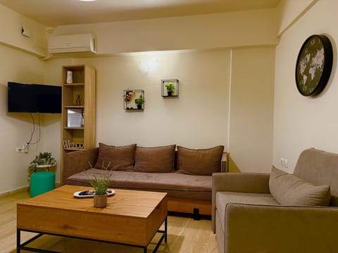 Central Studio Semi-basement Apartment in Heraklion