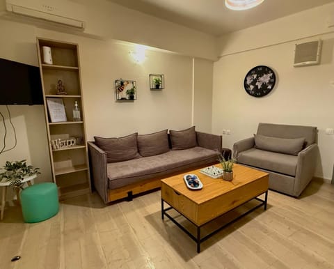 Central Studio Semi-basement Apartment in Heraklion