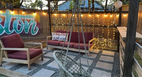 Updated Home, King bed suite Gated Free Parking House in Houston