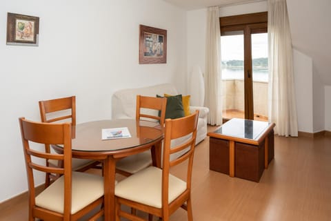 Balcony/Terrace, Balcony/Terrace, Living room, Seating area, Dining area, Sea view
