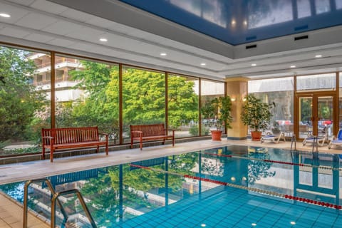 Property building, Spa and wellness centre/facilities, Pool view, Swimming pool