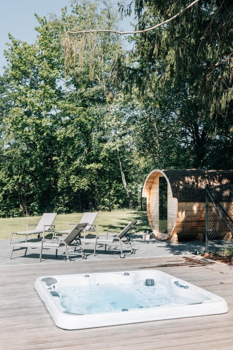 Hot Tub, Sauna, sunbed