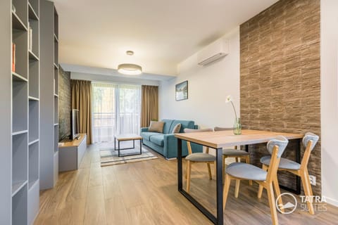 Library, Living room, Seating area