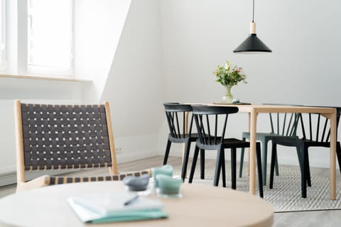 Living room, Dining area, Food