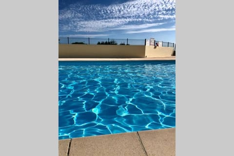 Charmant studio à 400m de la plage avec piscine Apartment in Guidel