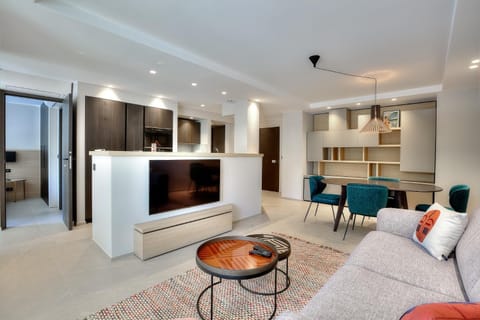 Kitchen or kitchenette, Living room, Dining area