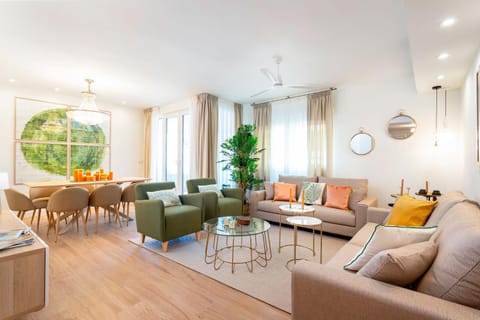Living room, Seating area, Dining area