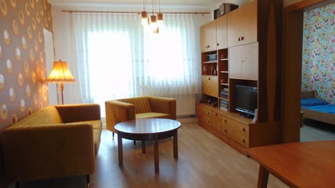 Communal lounge/ TV room, TV and multimedia, Living room, Photo of the whole room, Seating area