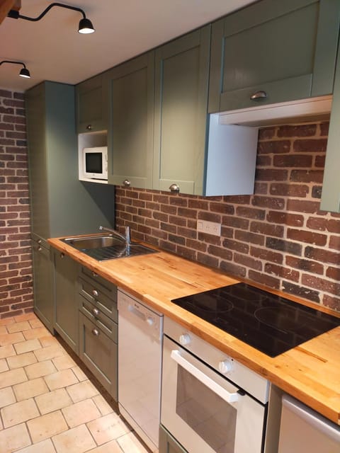 Kitchen or kitchenette, dishwasher, minibar, pet friendly, stove