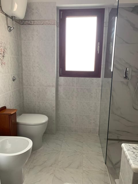 Shower, Toilet, Bathroom, bidet