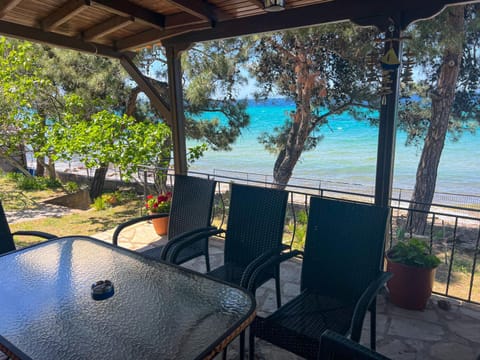 Patio, Natural landscape, Balcony/Terrace, Living room, Dining area, Sea view