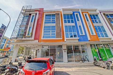 Facade/entrance