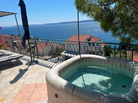 Hot Tub, Balcony/Terrace