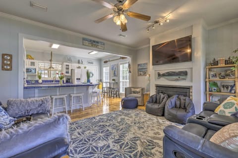 Bayfront Home with Kayaks, Paddleboards and Bikes House in Dauphin Island