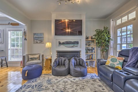 Bayfront Home with Kayaks, Paddleboards and Bikes House in Dauphin Island