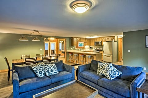 Boat Dock, Game Room Lakefront Sunrise Beach Home House in Lake of the Ozarks