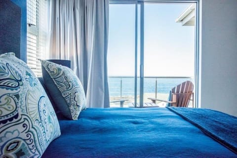 Bed, Photo of the whole room, Bedroom, Sea view